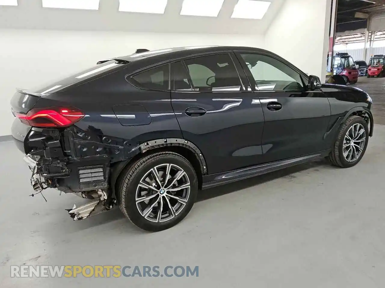 3 Photograph of a damaged car 5UX33EX03S9W96180 BMW X6 2025