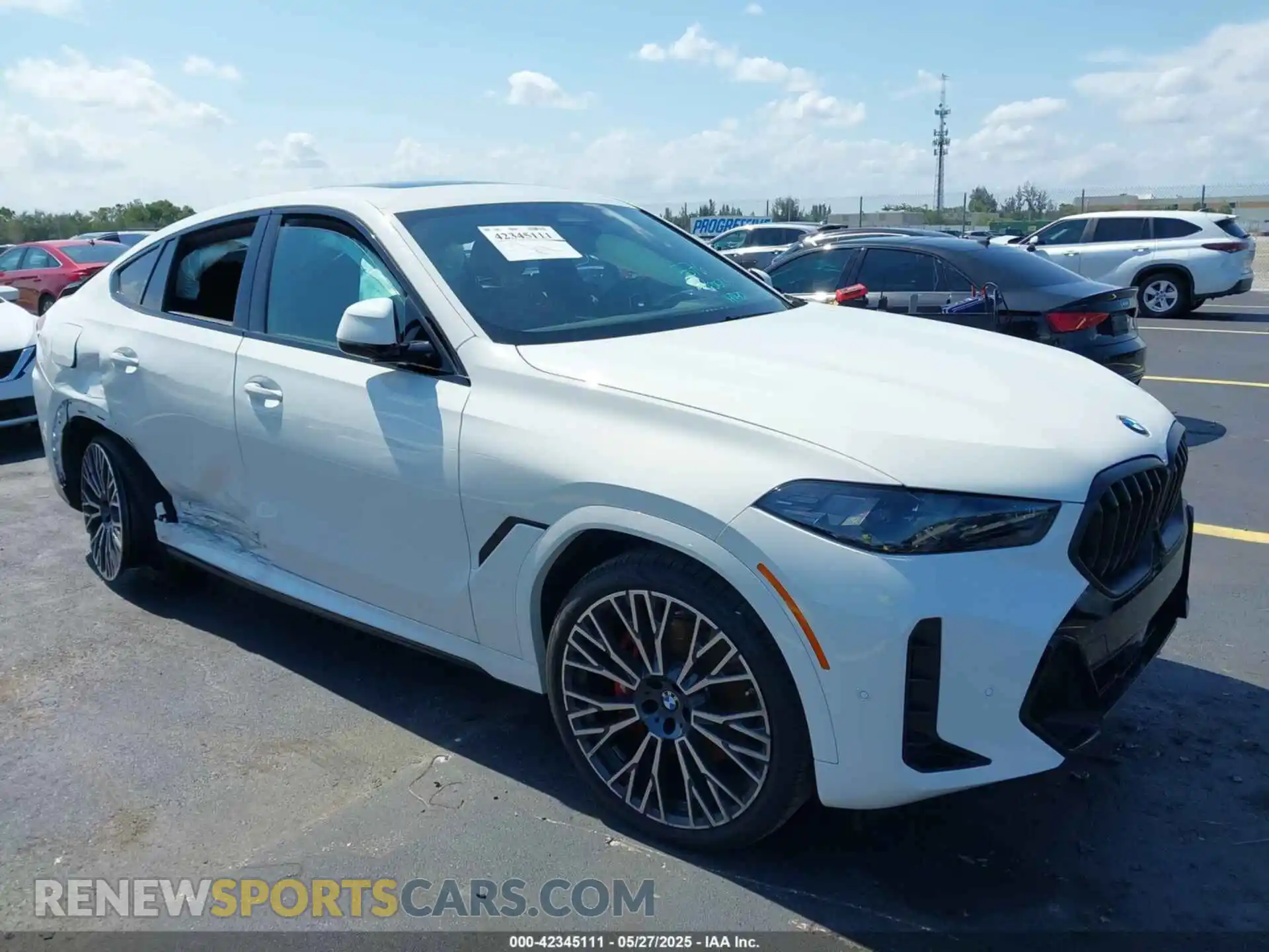 1 Photograph of a damaged car 5UX33EX08S9Y77470 BMW X6 2025