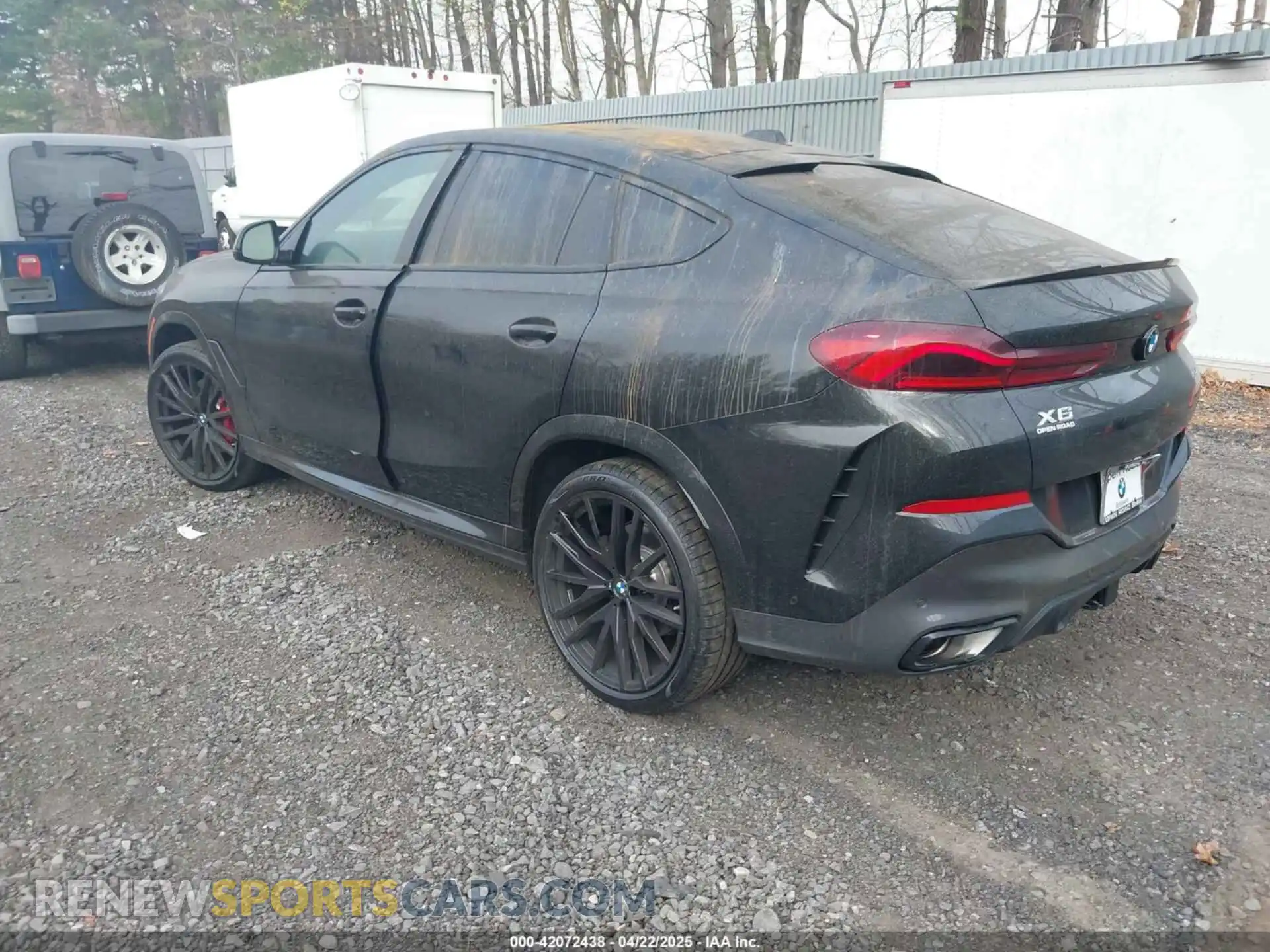 3 Photograph of a damaged car 5UX33EX09S9Y89594 BMW X6 2025