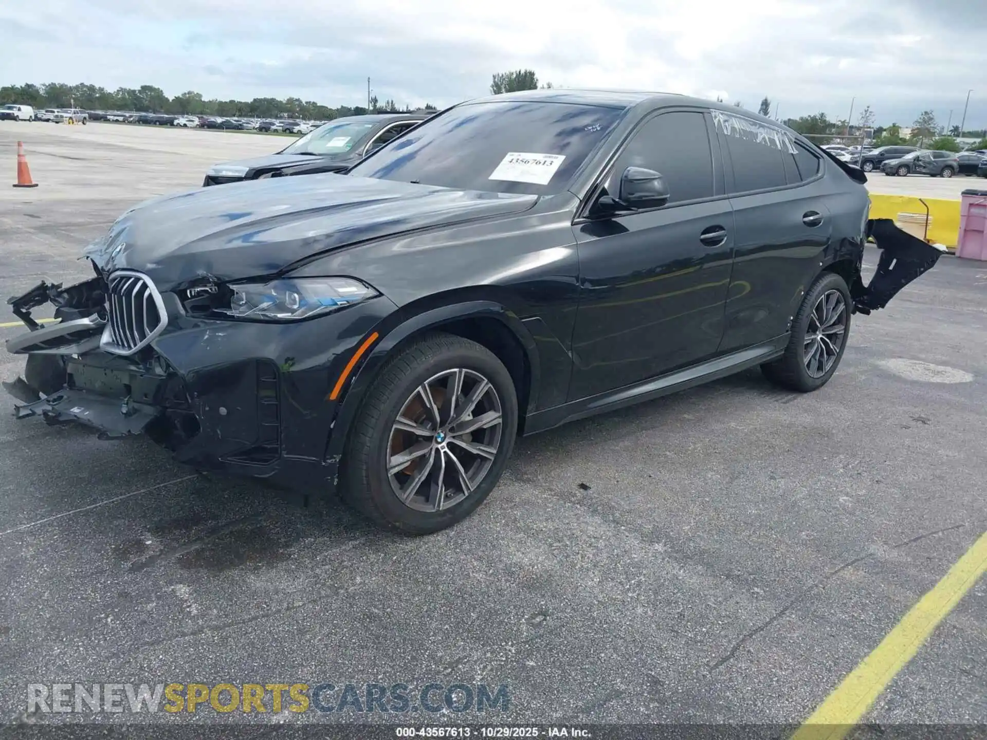 2 Фотография поврежденного автомобиля 5UX33EX09S9Z28314 BMW X6 2025