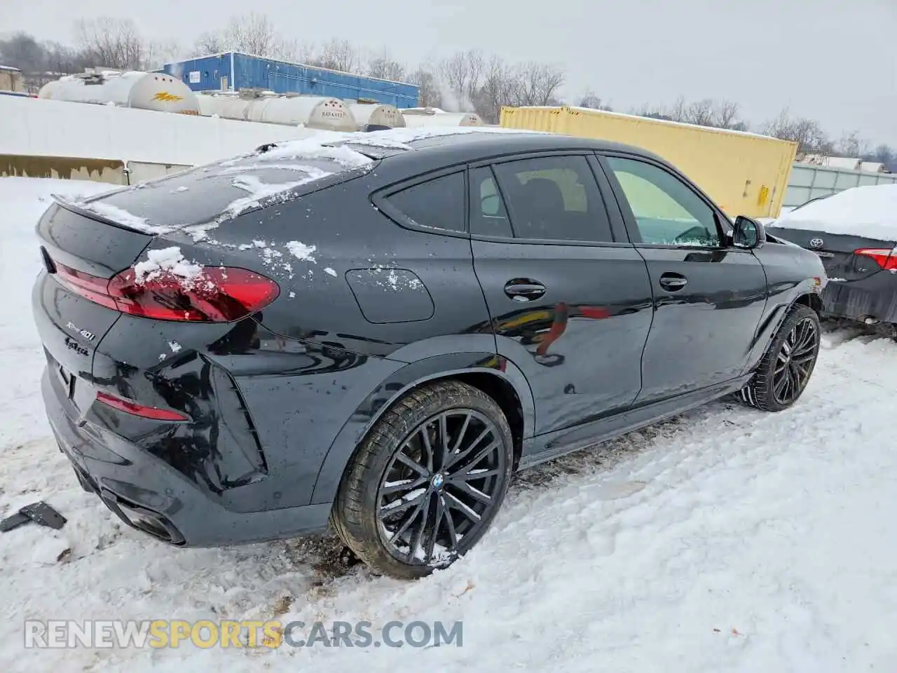 3 Photograph of a damaged car 5UX33EX0XS9W74290 BMW X6 2025