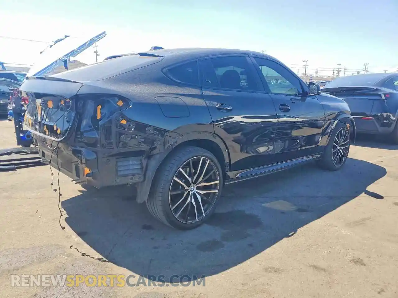 3 Photograph of a damaged car 5UX33EX0XS9X93280 BMW X6 2025