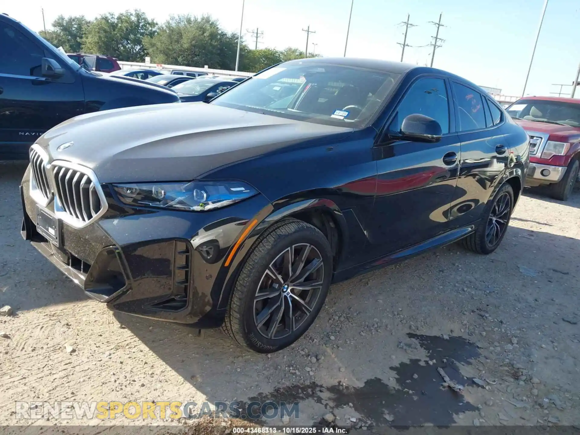 2 Photograph of a damaged car 5UX33EX0XS9Z23333 BMW X6 2025