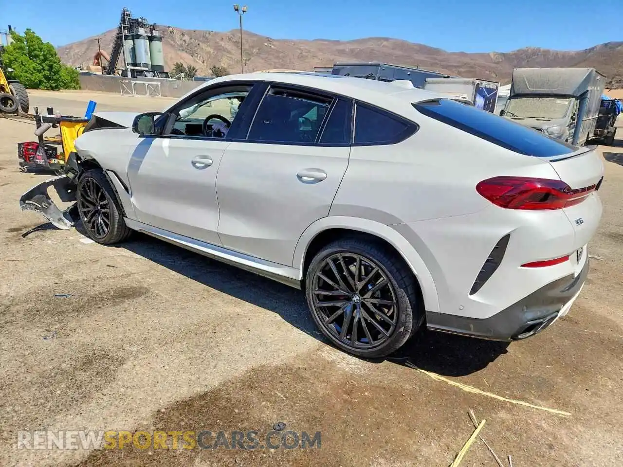 2 fotografías del automóvil dañado 5UX43EX06S9Y51860 BMW X6 2025