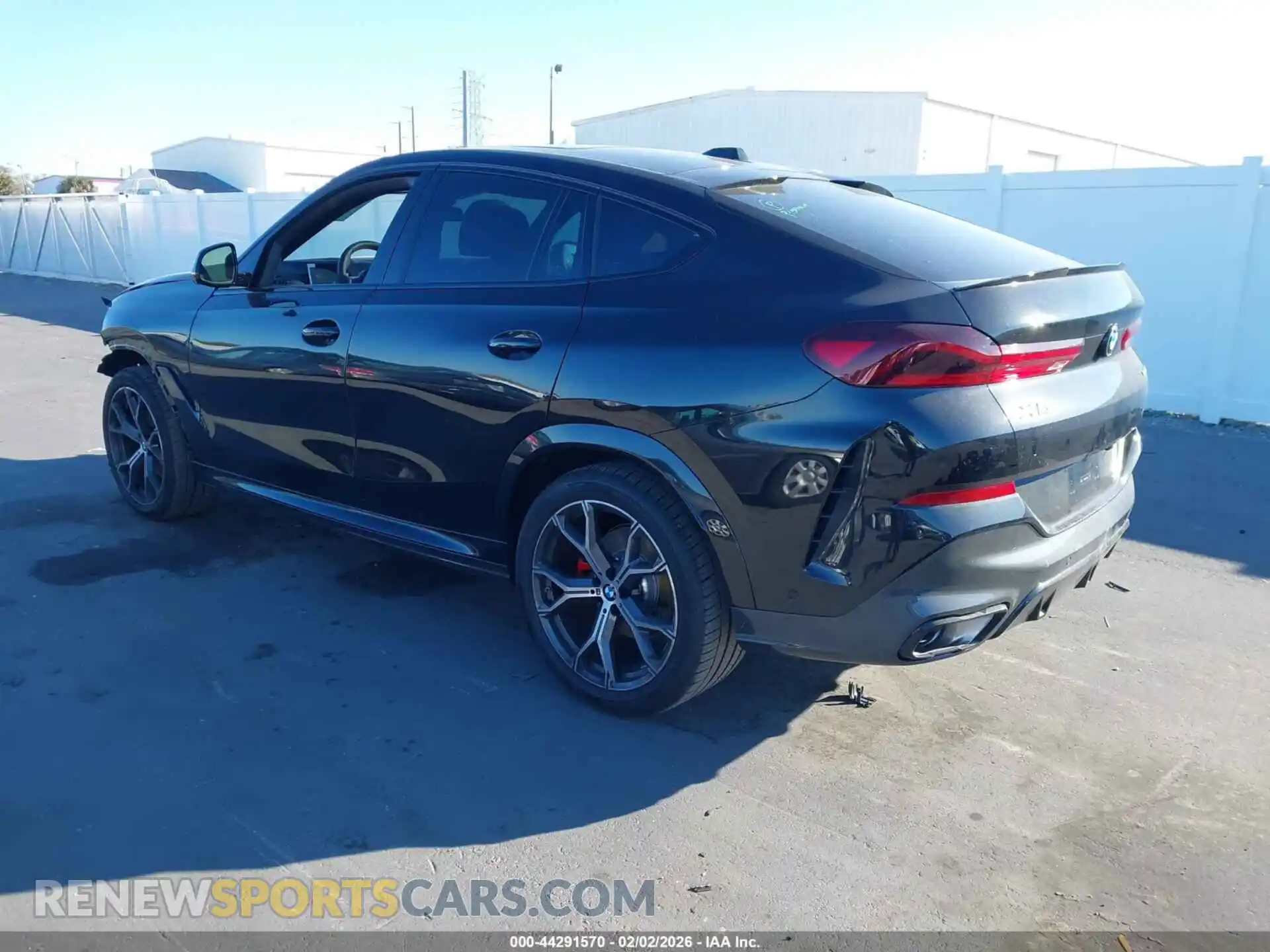 3 Photograph of a damaged car 5UX33EX01T9303813 BMW X6 2026