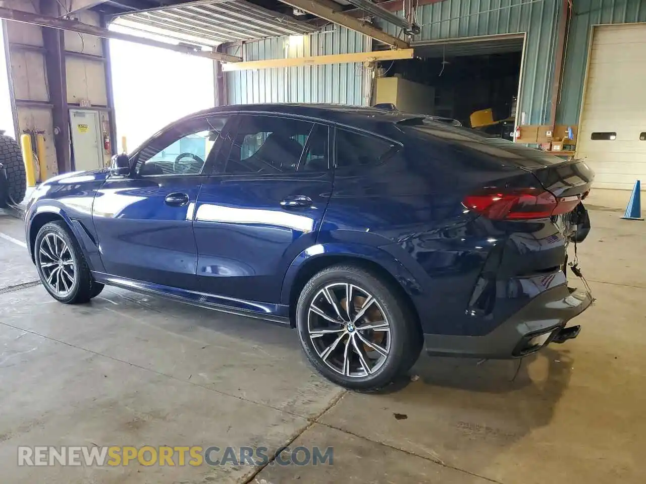 2 fotografías del automóvil dañado 5UX33EX07T9319529 BMW X6 2026