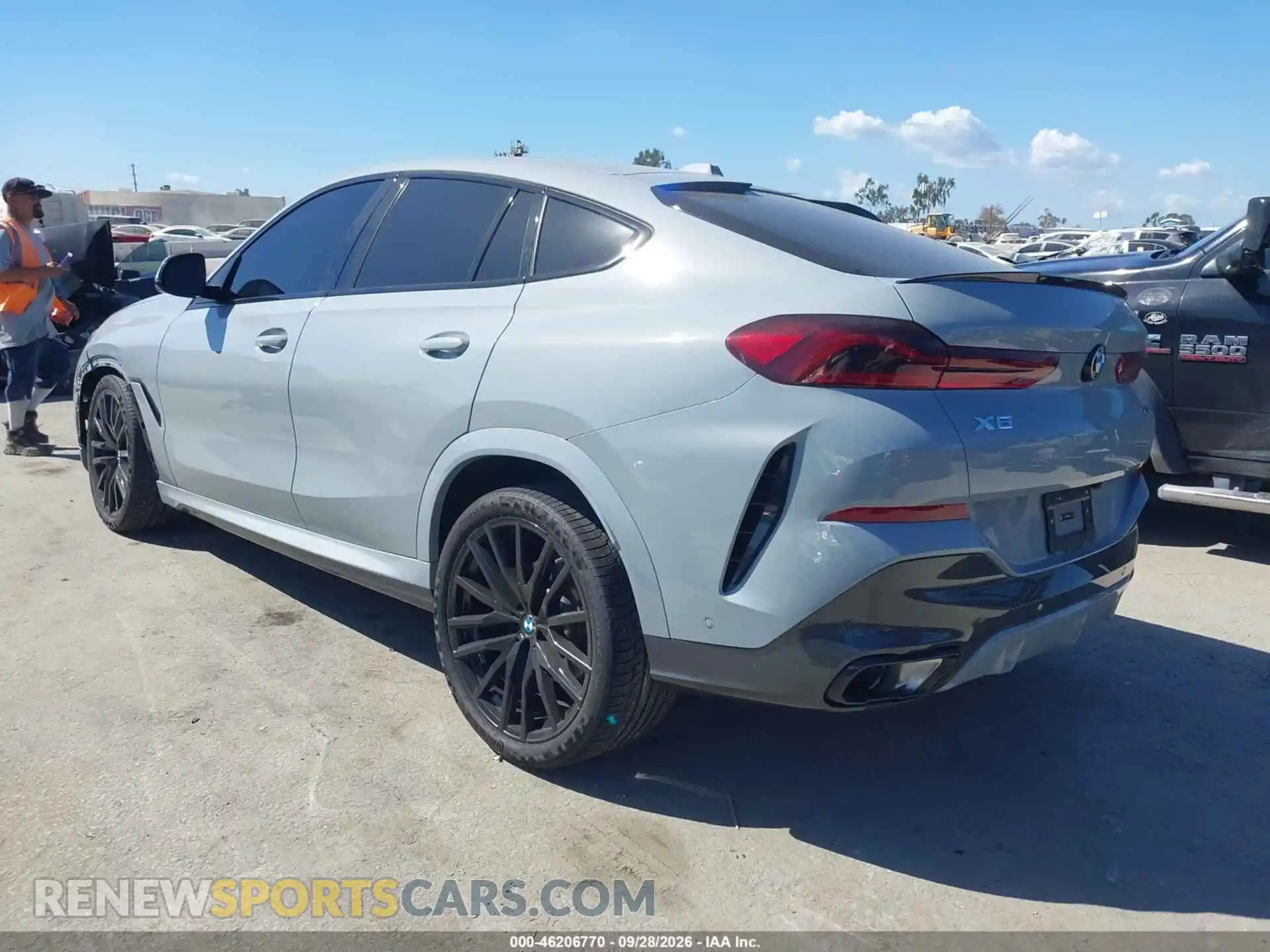 3 fotografías del automóvil dañado 5UX33EX0XT9219859 BMW X6 2026