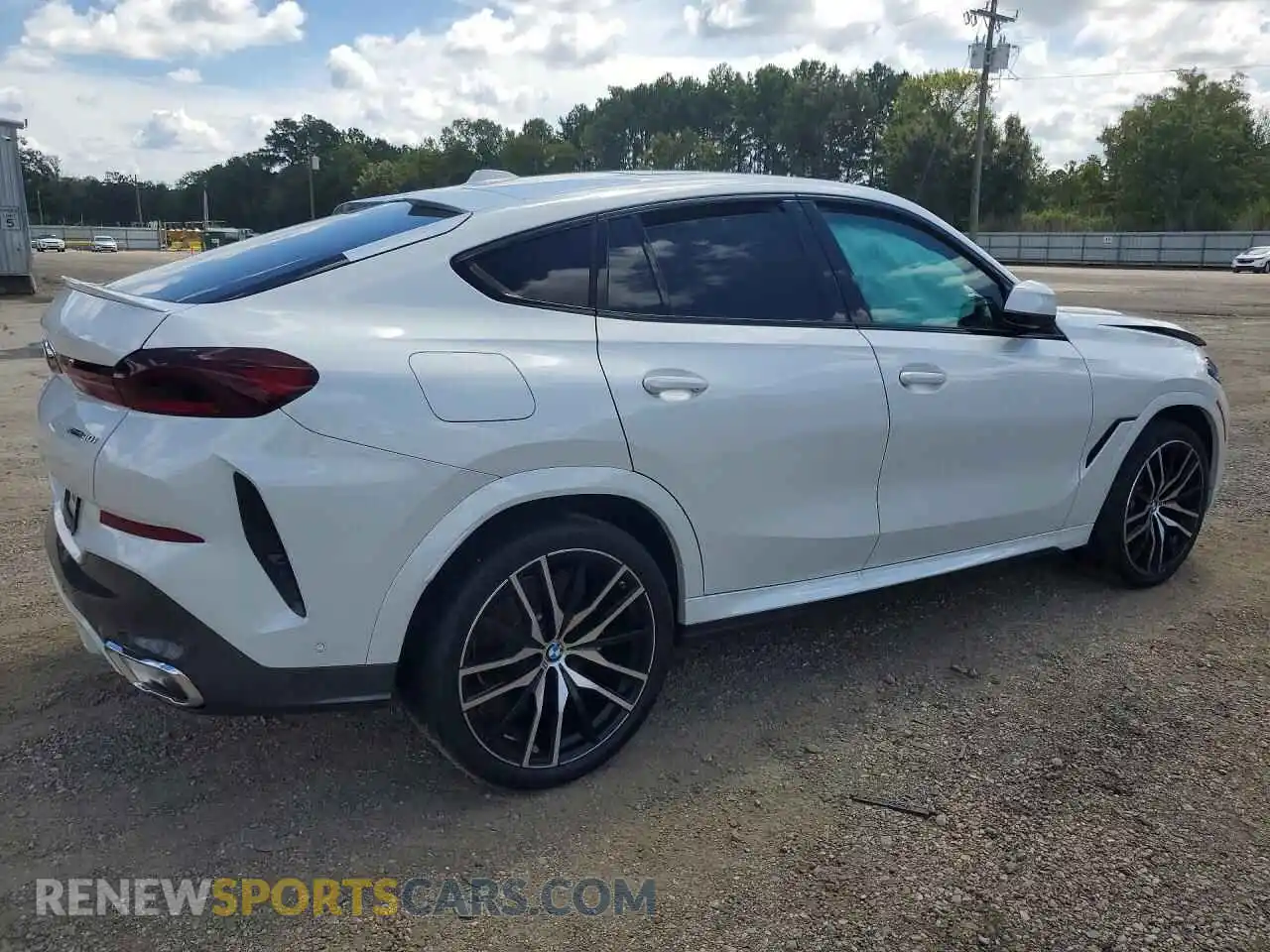 3 Photograph of a damaged car 5UX33EX0XT9222664 BMW X6 2026