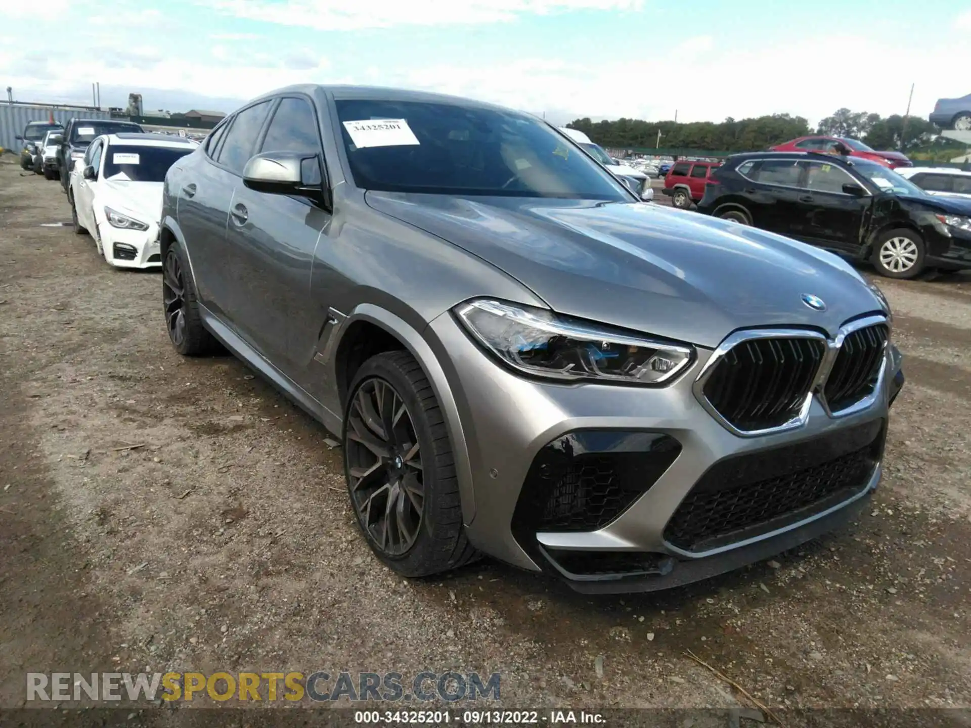 1 Photograph of a damaged car 5YMCY0C01M9G05657 BMW X6 M 2021