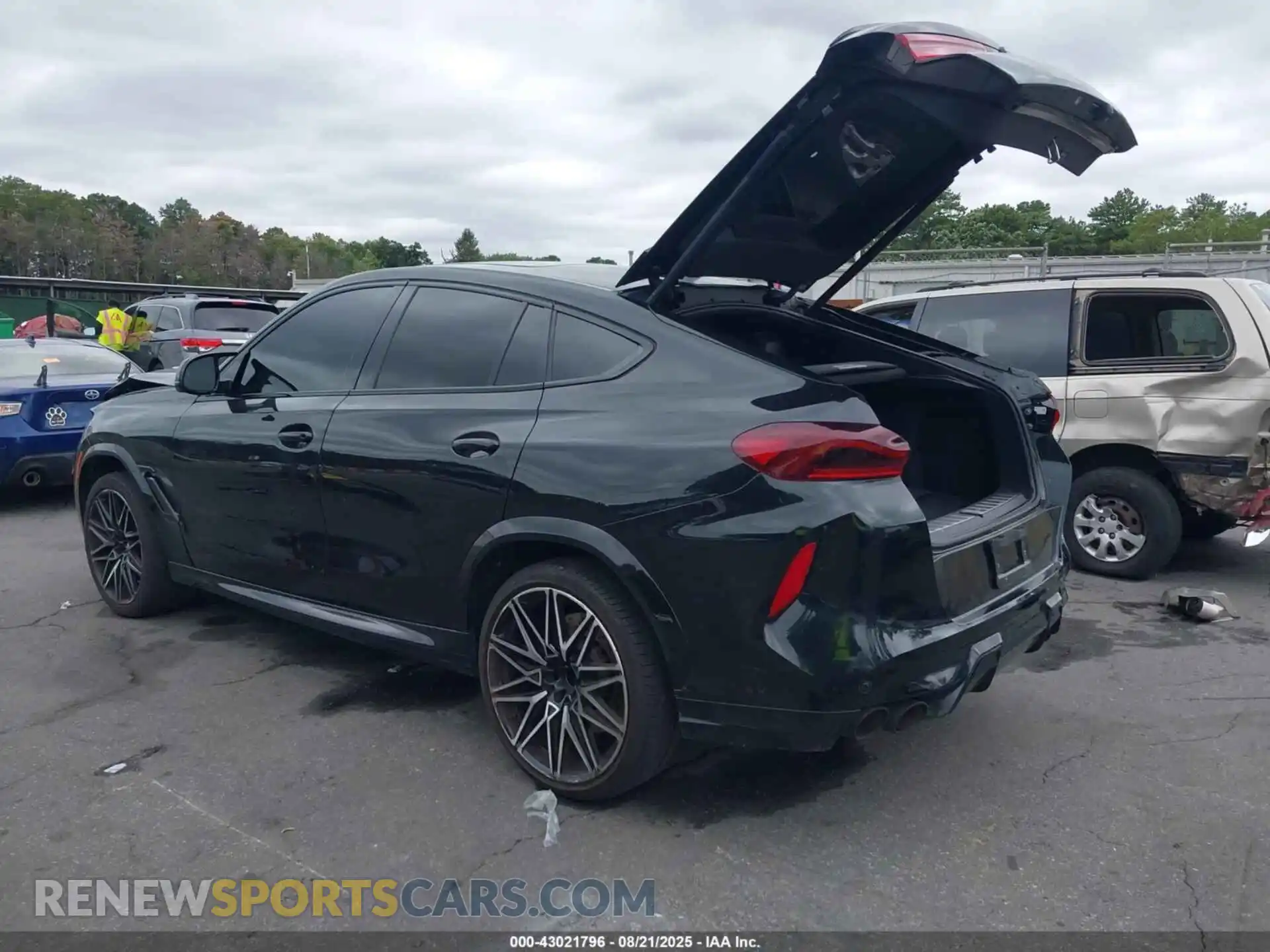 3 fotografías del automóvil dañado 5YMCY0C02M9E75436 BMW X6 M 2021