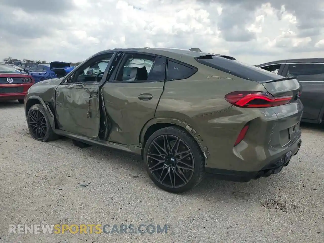 2 Photograph of a damaged car 5YM23ET09R9V38124 BMW X6 M COMPE 2024