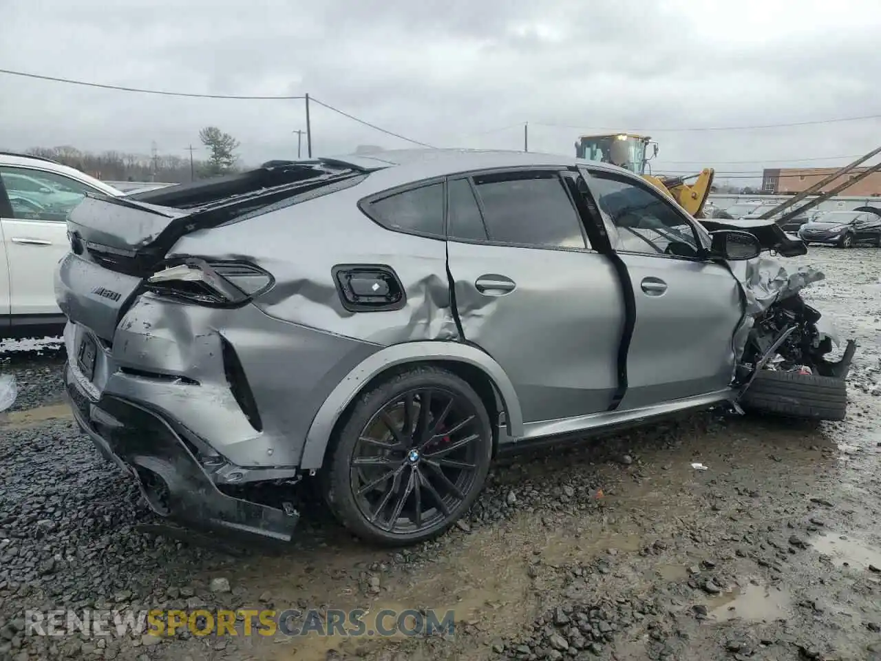 3 Photograph of a damaged car 5UX43EX01S9X34140 BMW X6 M60I 2025