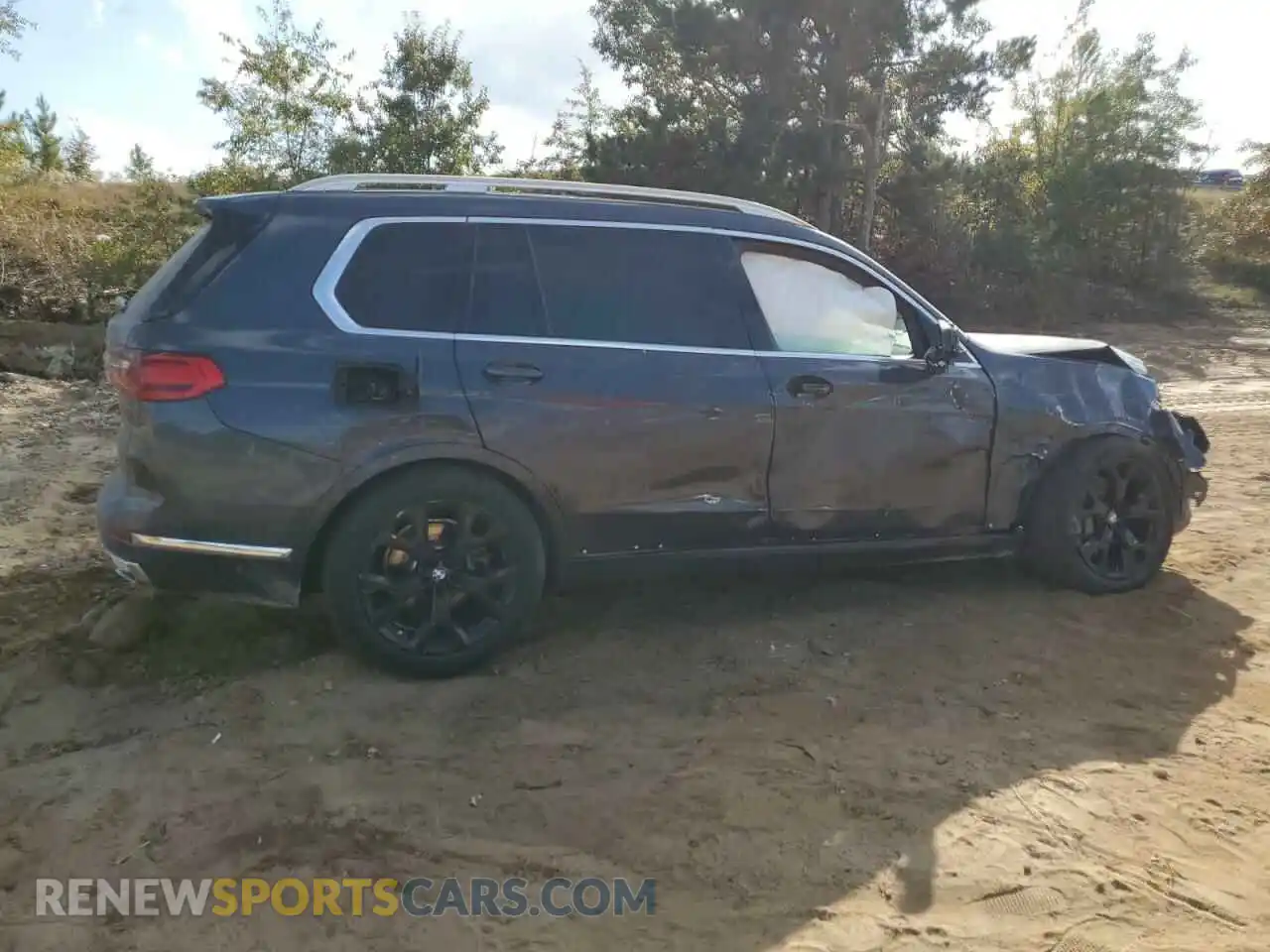 3 Photograph of a damaged car 5UXCW2C51KL083632 BMW X7 2019