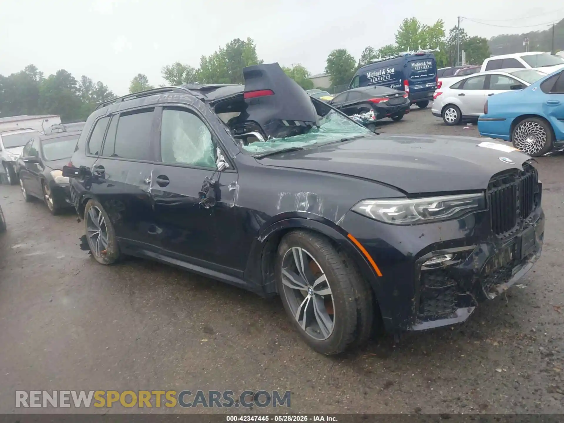1 Photograph of a damaged car 5UXCW2C55KLB43740 BMW X7 2019