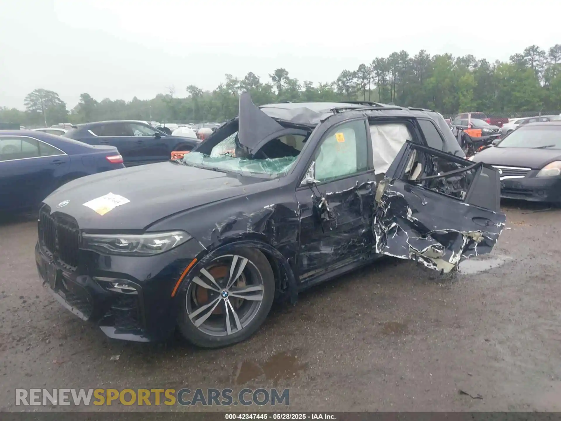 2 Photograph of a damaged car 5UXCW2C55KLB43740 BMW X7 2019