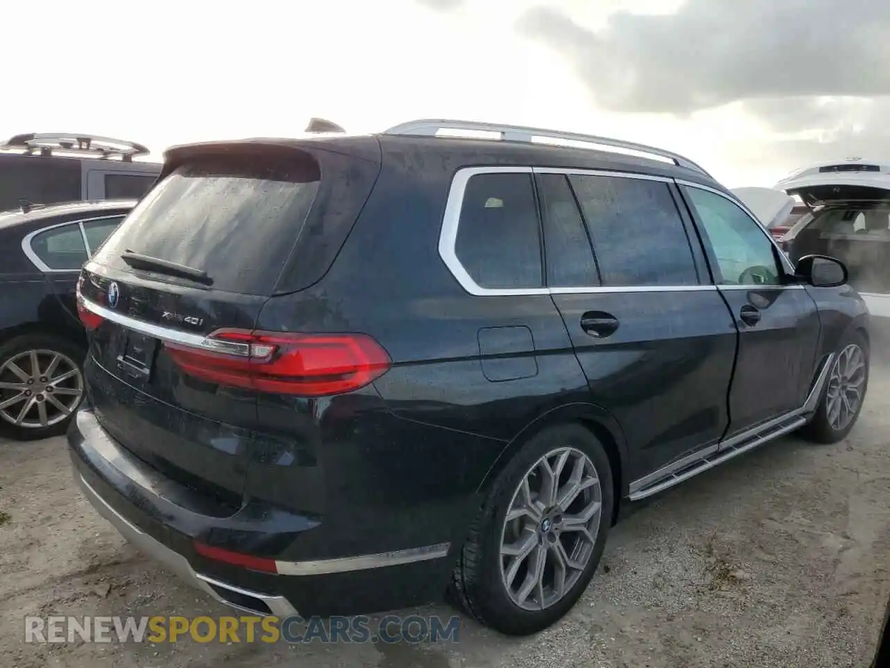 3 Photograph of a damaged car 5UXCW2C56KL083383 BMW X7 2019