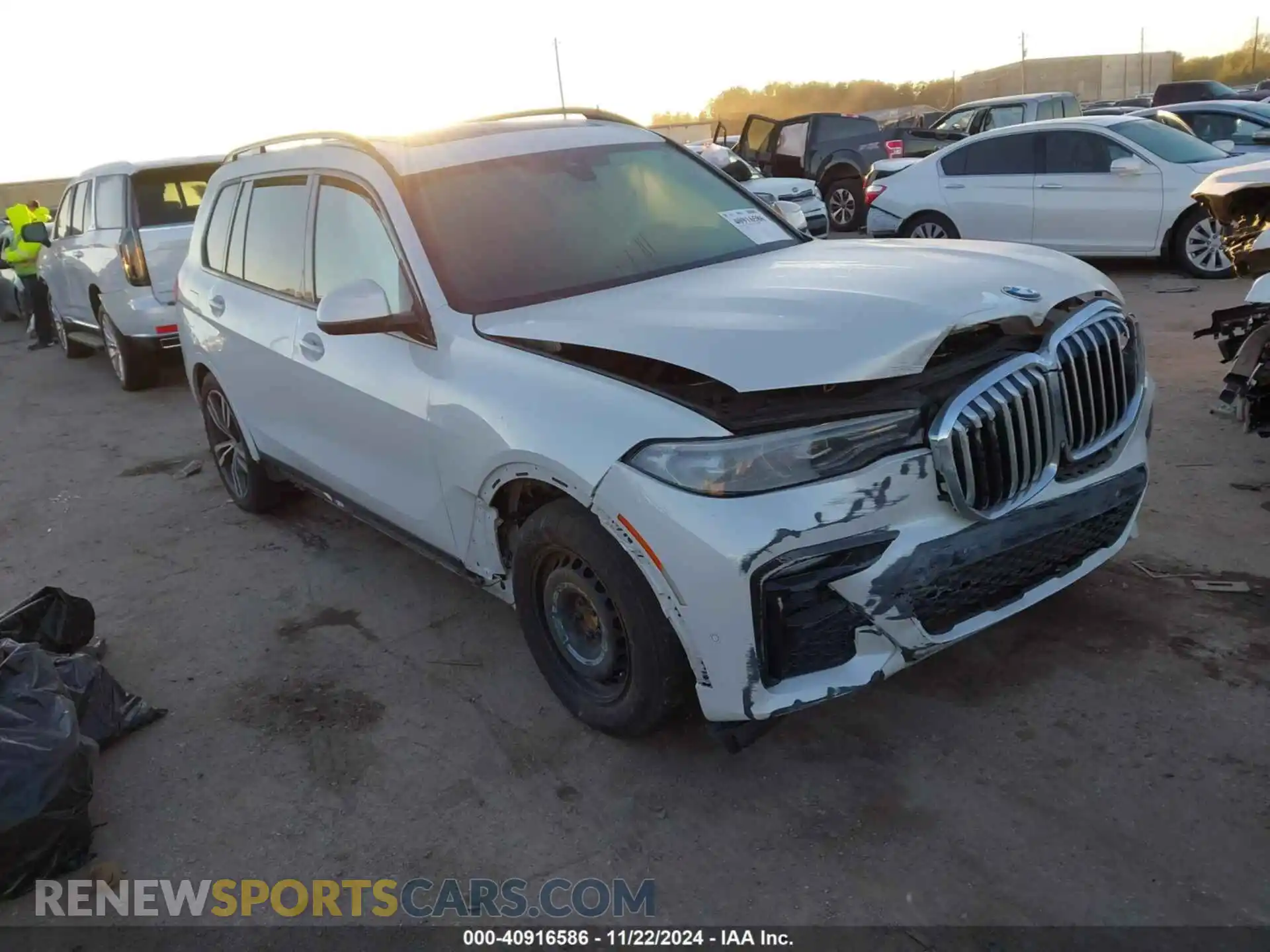 1 Photograph of a damaged car 5UXCW2C57KL082629 BMW X7 2019