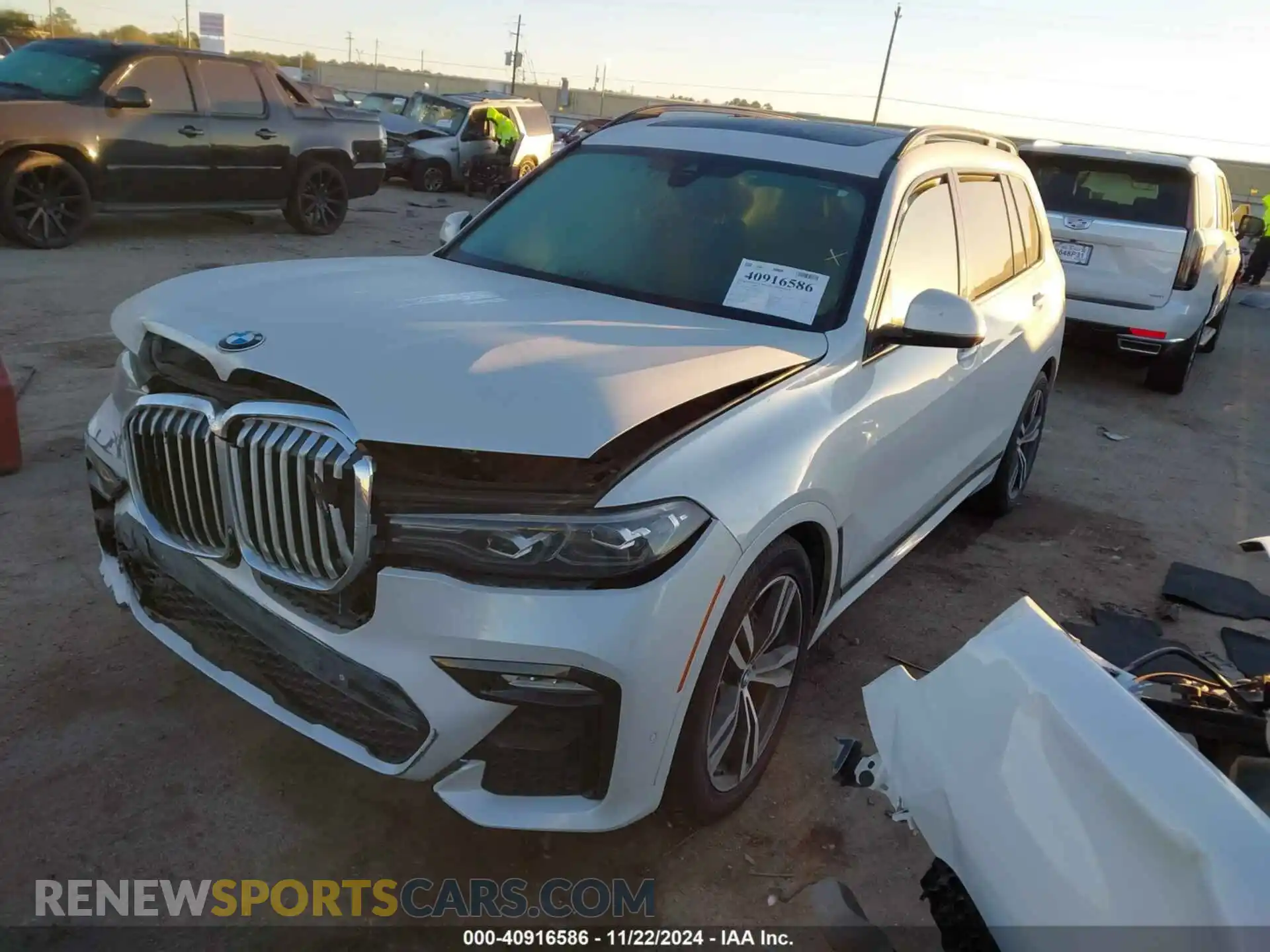 2 Photograph of a damaged car 5UXCW2C57KL082629 BMW X7 2019