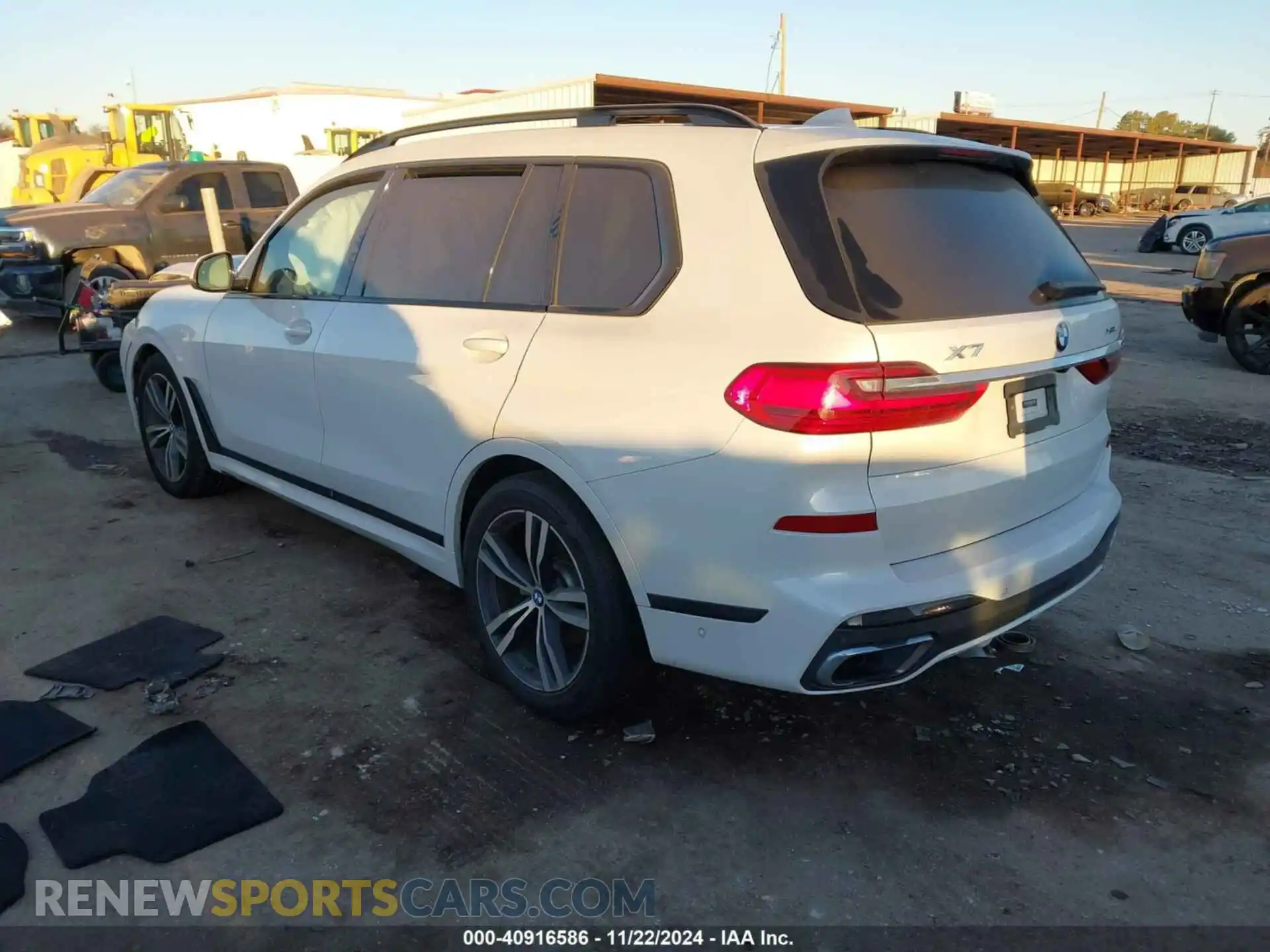 3 Photograph of a damaged car 5UXCW2C57KL082629 BMW X7 2019