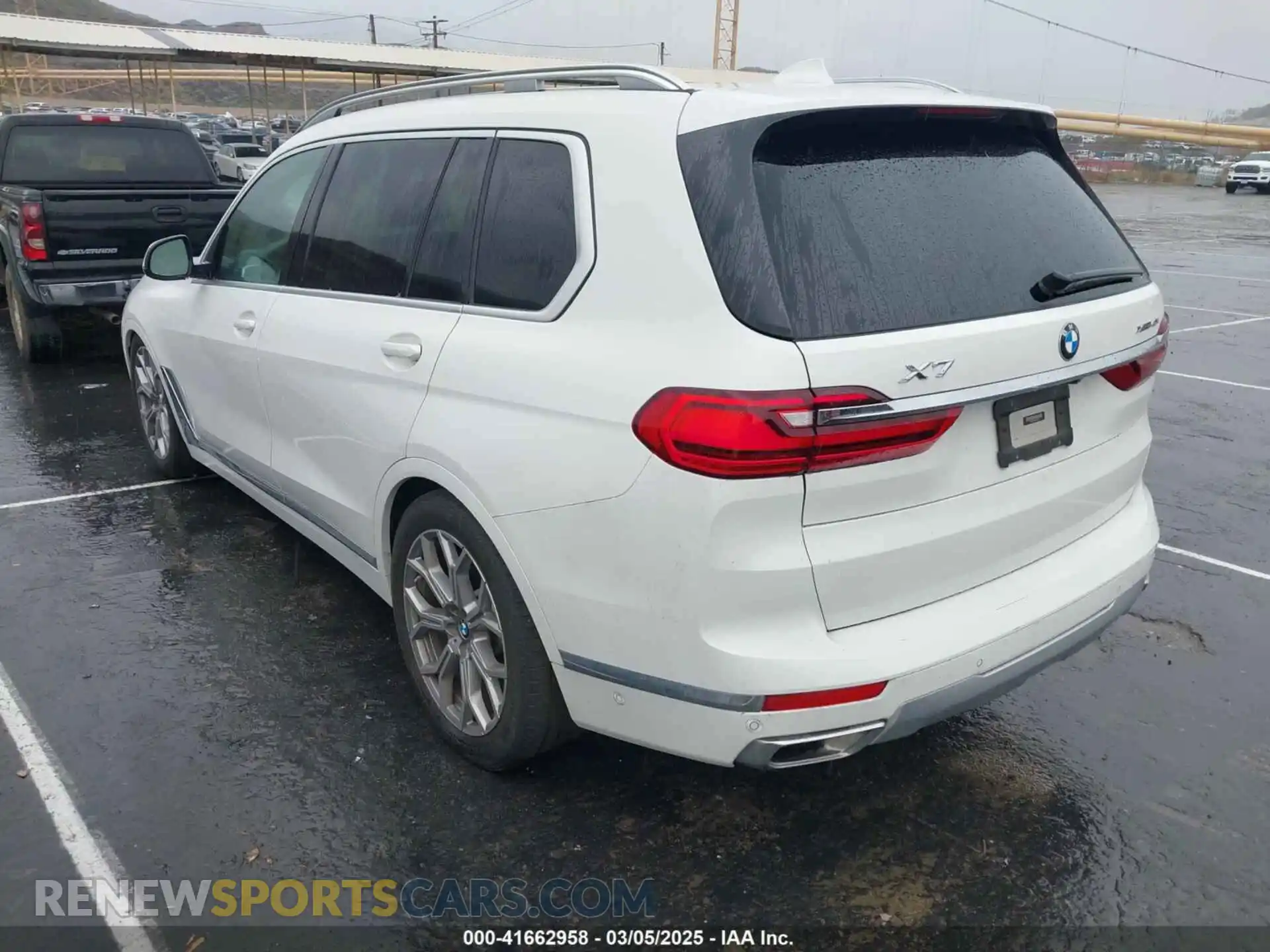 3 Photograph of a damaged car 5UXCW2C57KL084137 BMW X7 2019