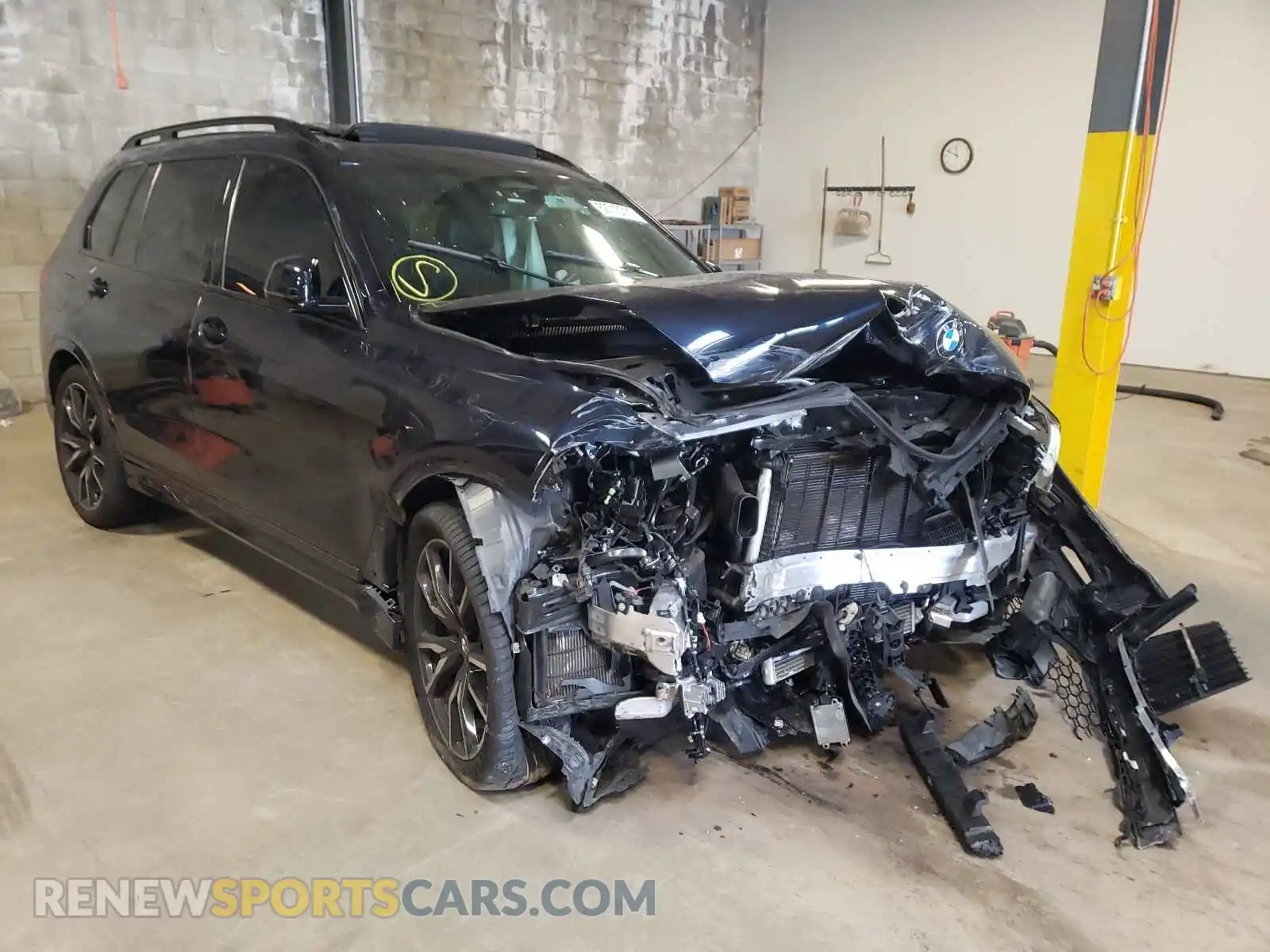 1 Photograph of a damaged car 5UXCX4C52KLS35989 BMW X7 2019