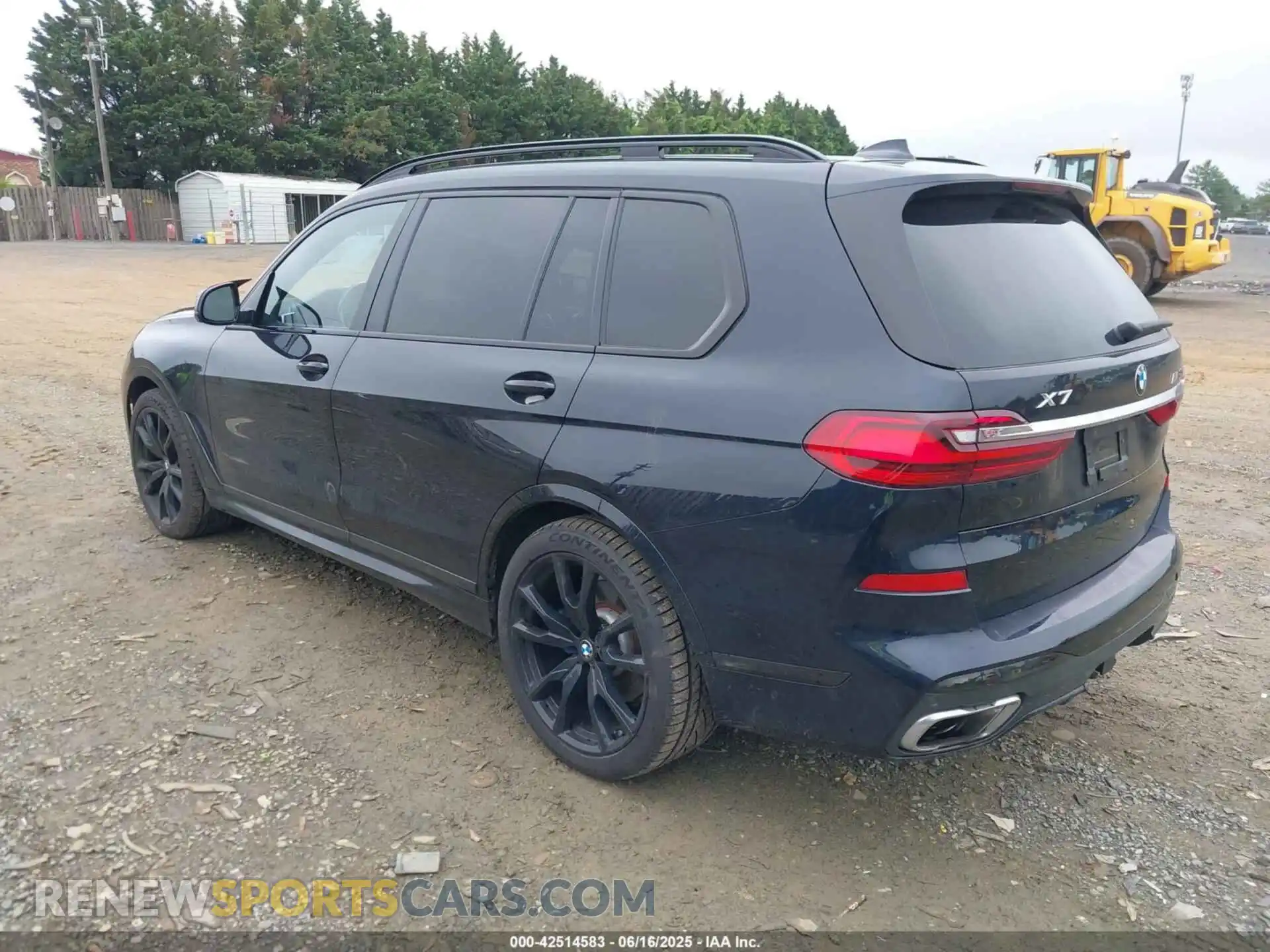 3 Photograph of a damaged car 5UXCX4C53KLB39677 BMW X7 2019
