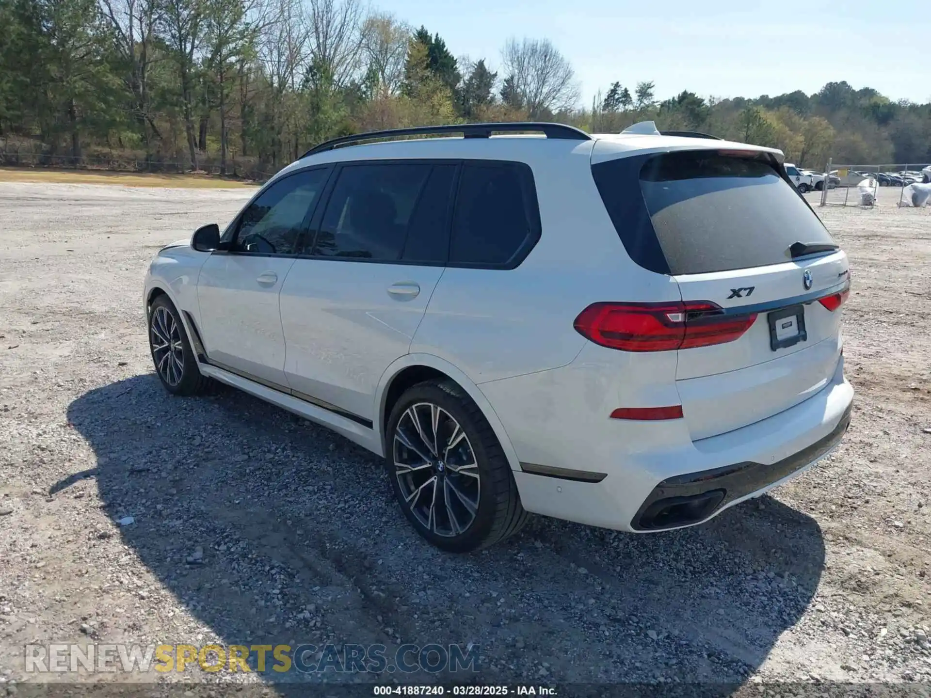 3 Photograph of a damaged car 5UXCX4C54KLS37968 BMW X7 2019