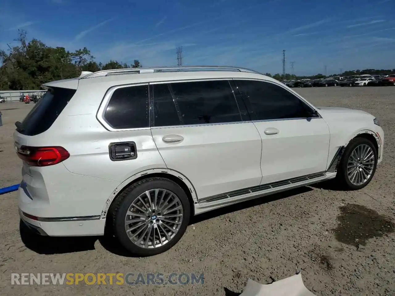 3 Photograph of a damaged car 5UXCX4C55KLS36196 BMW X7 2019
