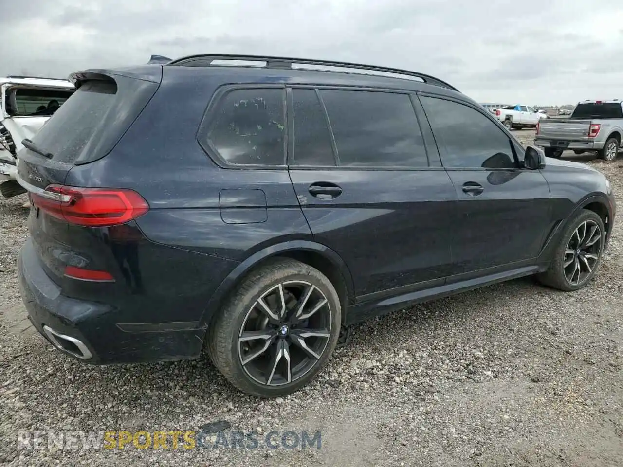 3 Photograph of a damaged car 5UXCX4C58KLB39724 BMW X7 2019