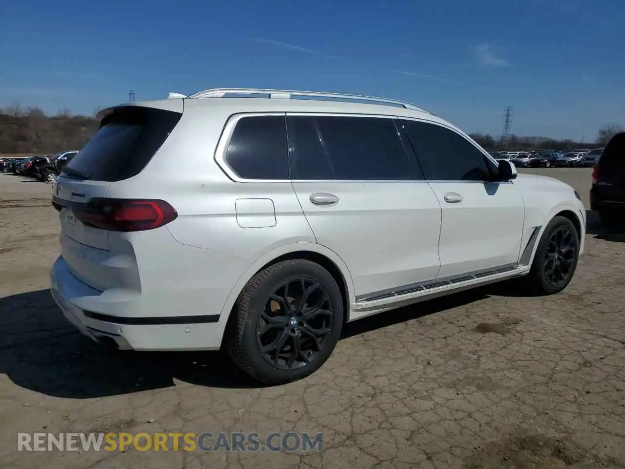 3 Photograph of a damaged car 5UXCX4C58KLS35897 BMW X7 2019