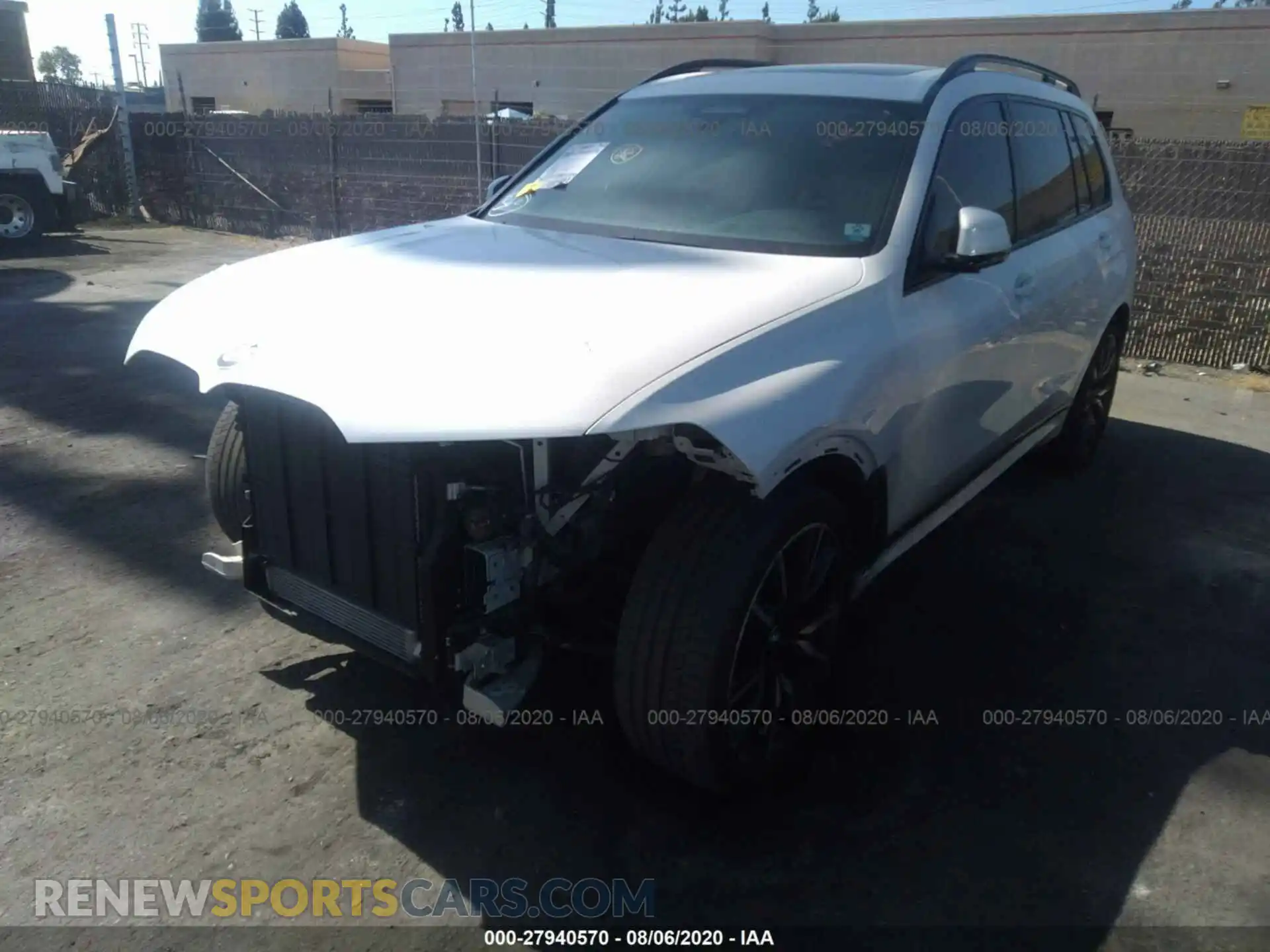 2 Photograph of a damaged car 5UXCX4C5XKLB40017 BMW X7 2019