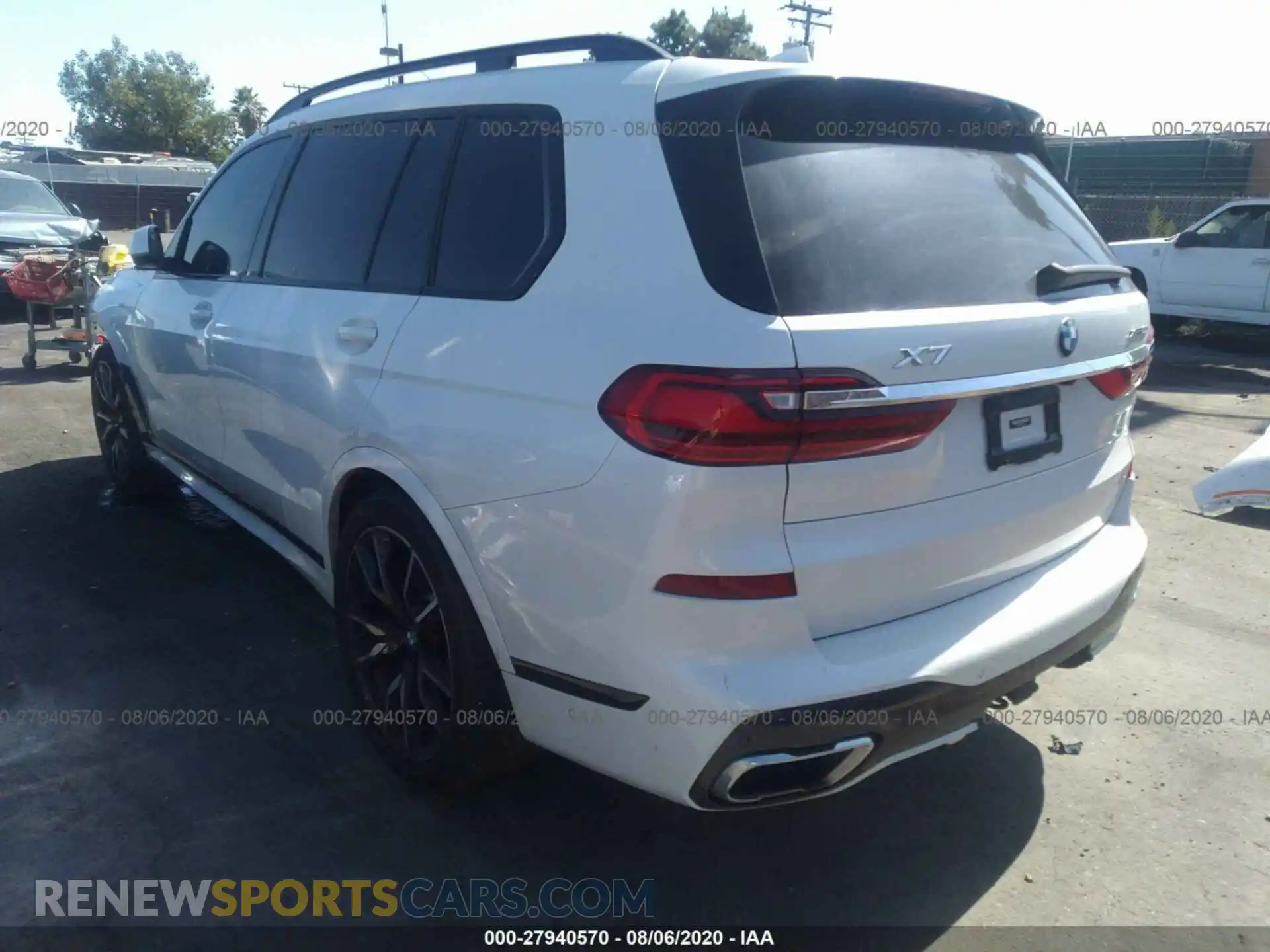 3 Photograph of a damaged car 5UXCX4C5XKLB40017 BMW X7 2019