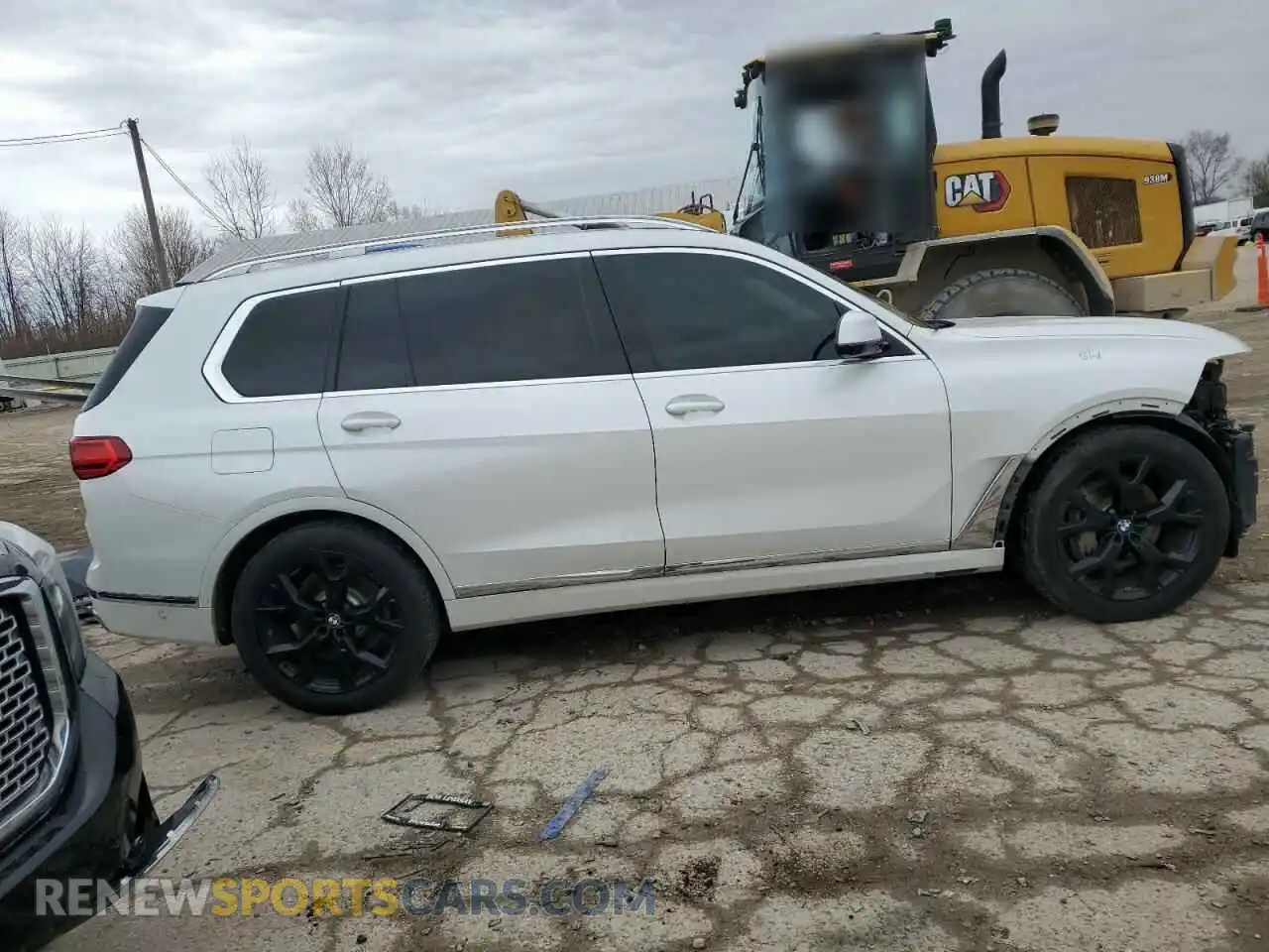 3 Photograph of a damaged car 5UXCW2C01L9A02909 BMW X7 2020