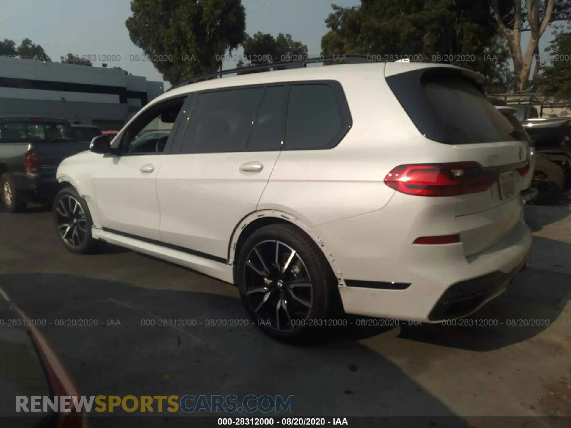 3 Photograph of a damaged car 5UXCW2C01L9C57897 BMW X7 2020