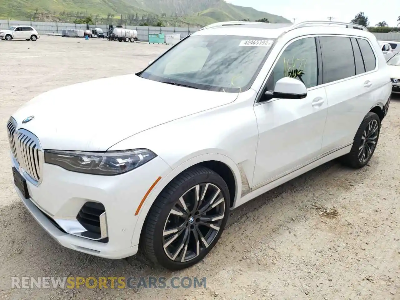 2 Photograph of a damaged car 5UXCW2C02L9A01168 BMW X7 2020
