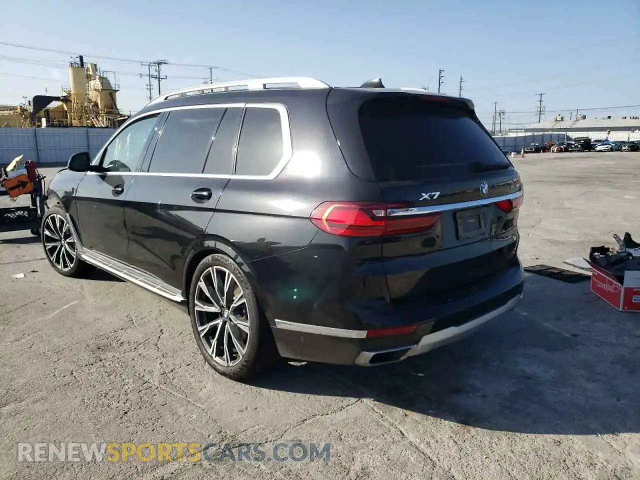 3 Photograph of a damaged car 5UXCW2C02L9B36568 BMW X7 2020