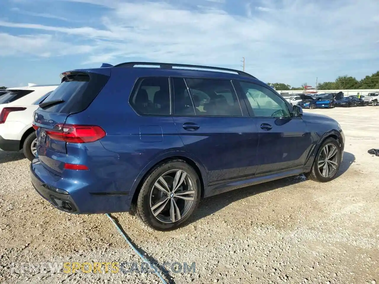 3 Photograph of a damaged car 5UXCW2C02L9B42161 BMW X7 2020