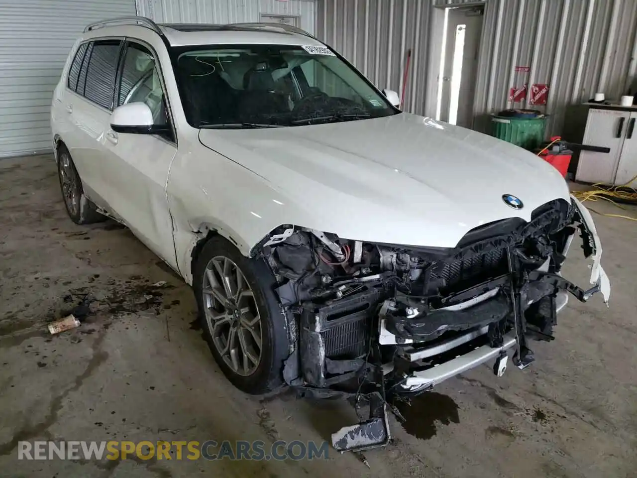 1 Photograph of a damaged car 5UXCW2C03L9A00059 BMW X7 2020