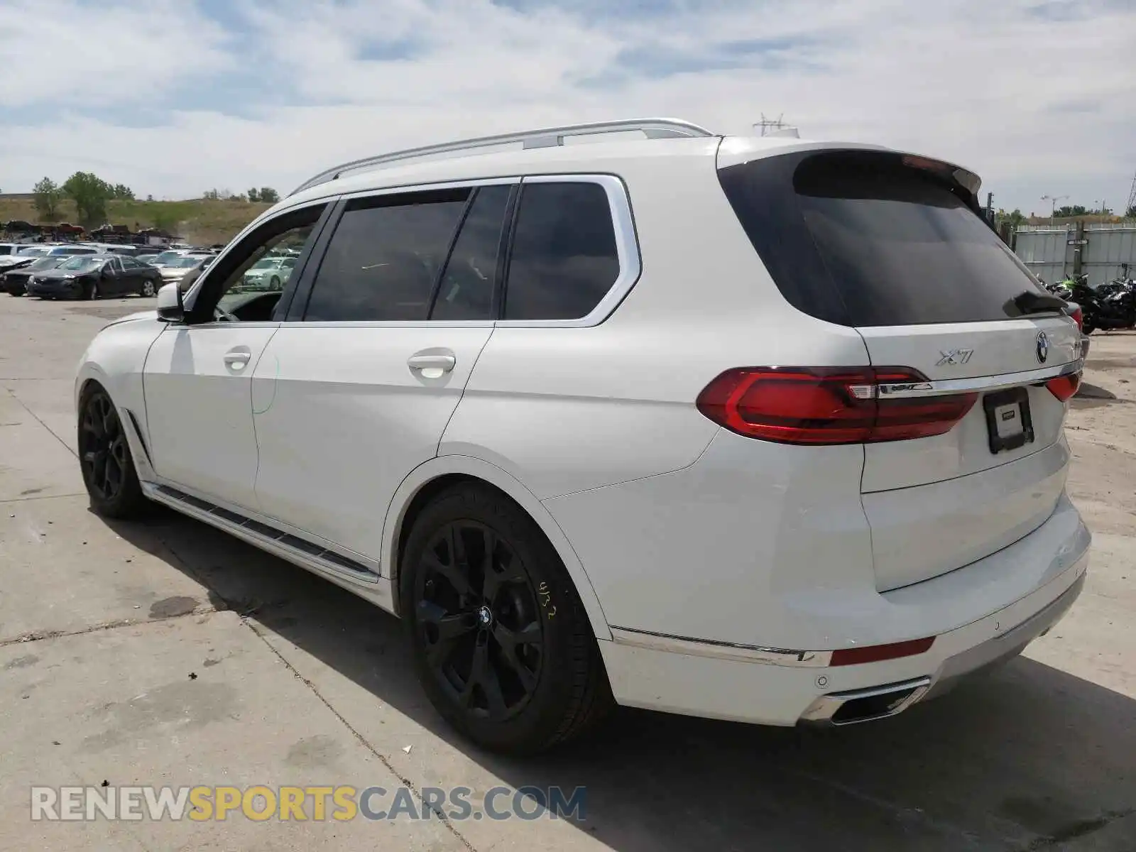 3 Photograph of a damaged car 5UXCW2C03L9B14207 BMW X7 2020