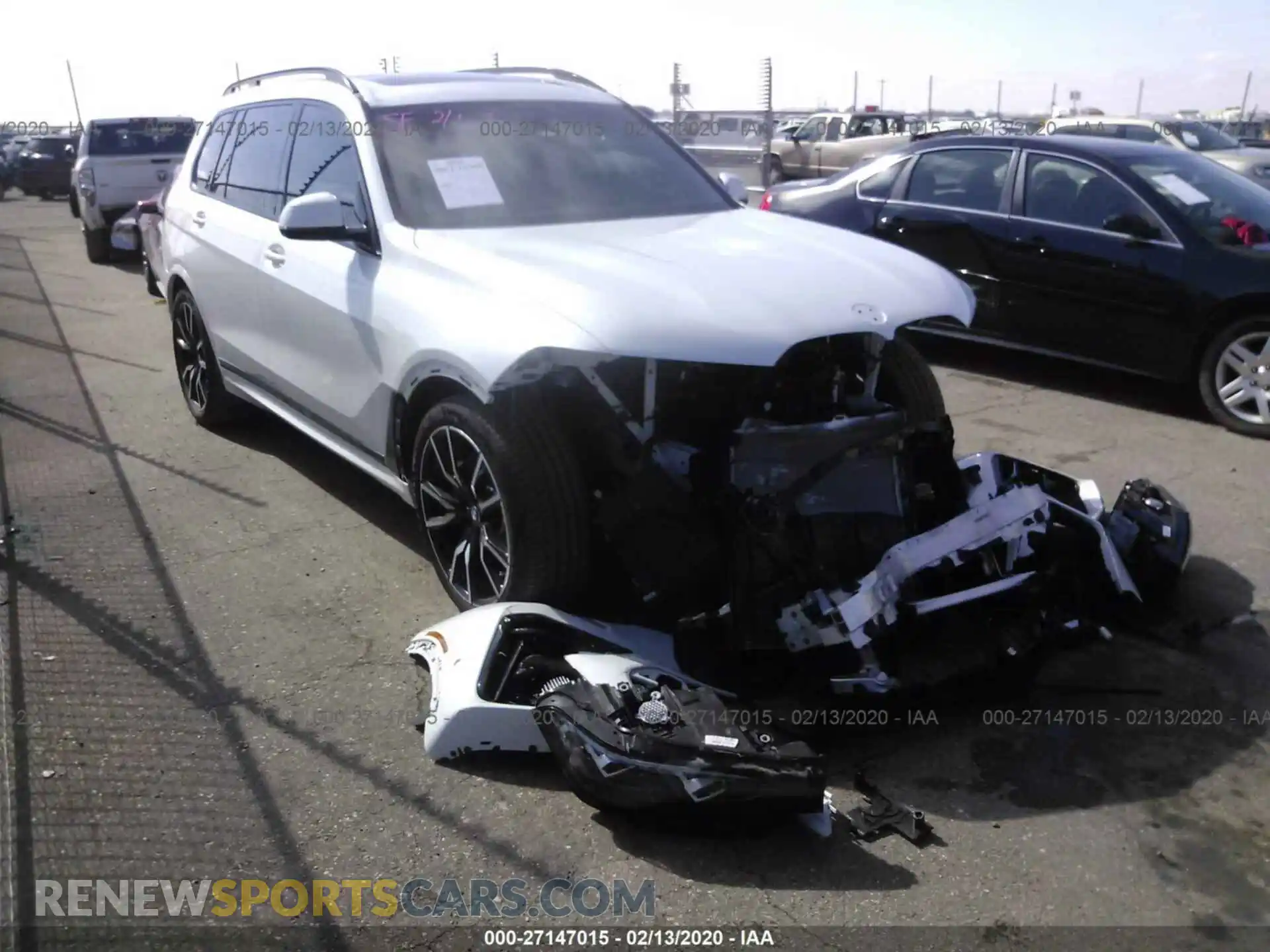 1 Photograph of a damaged car 5UXCW2C03L9B63407 BMW X7 2020