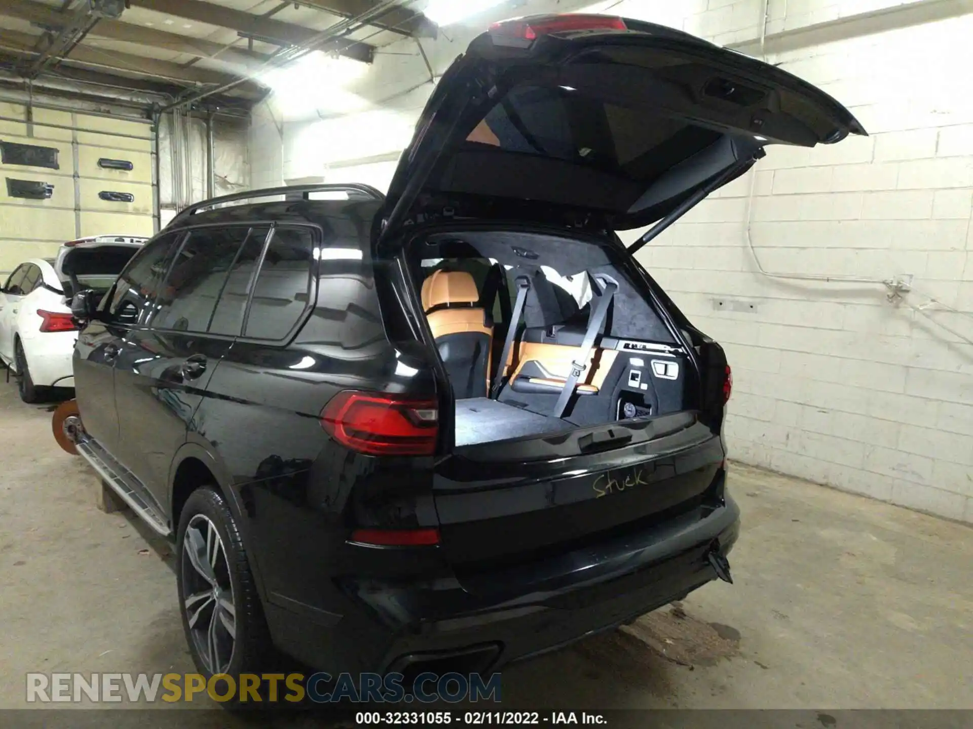 3 Photograph of a damaged car 5UXCW2C03L9B87447 BMW X7 2020