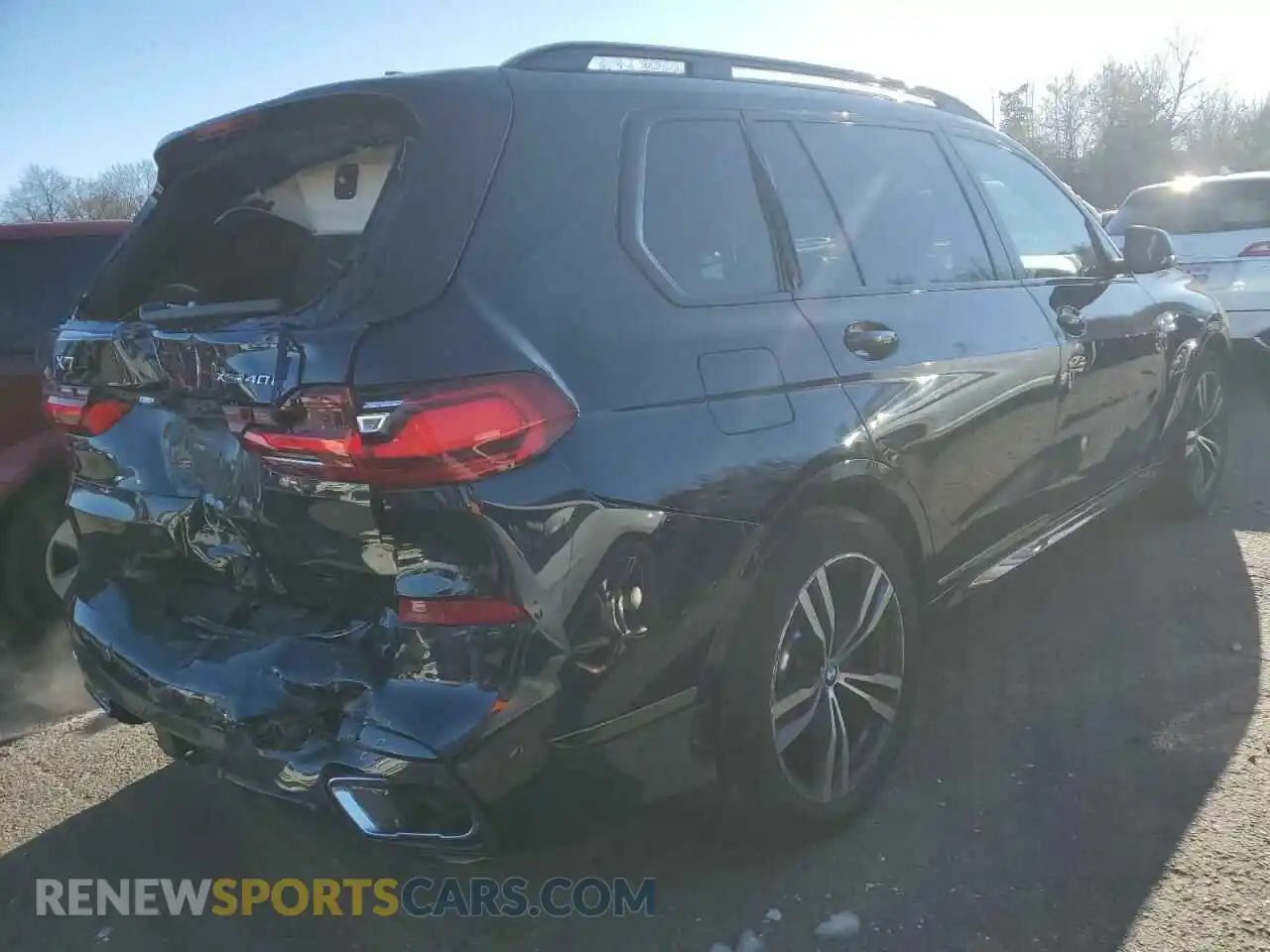 3 Photograph of a damaged car 5UXCW2C04L9B08741 BMW X7 2020