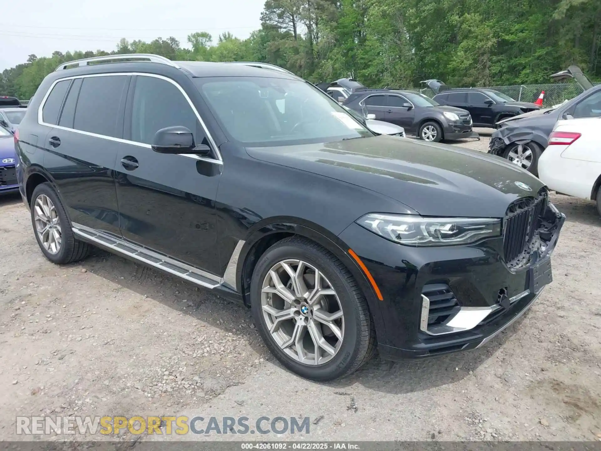 1 Photograph of a damaged car 5UXCW2C04L9B42405 BMW X7 2020
