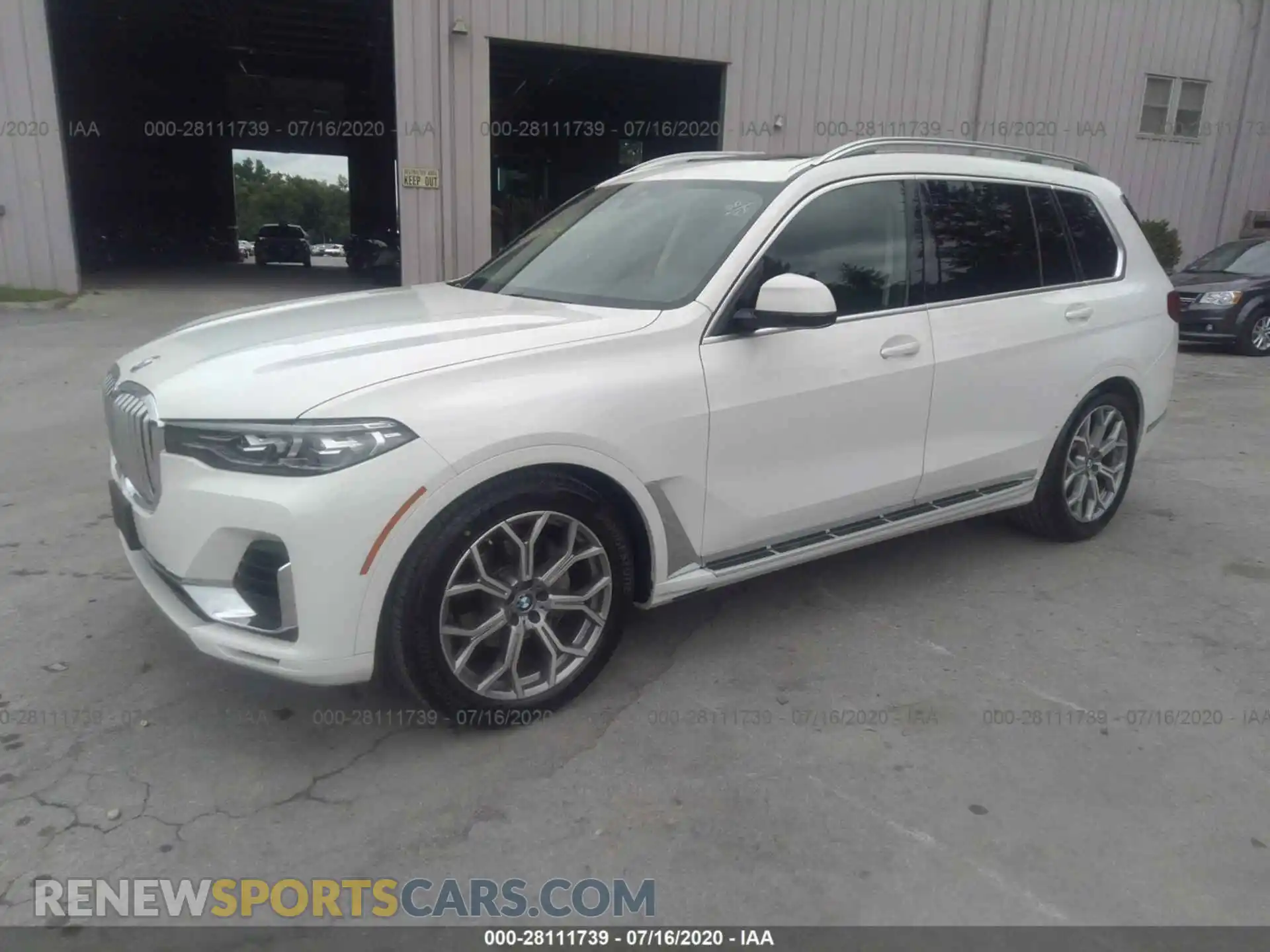 2 Photograph of a damaged car 5UXCW2C04L9B89014 BMW X7 2020