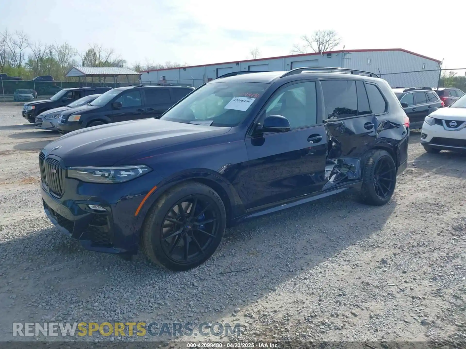 2 Photograph of a damaged car 5UXCW2C04L9C19824 BMW X7 2020