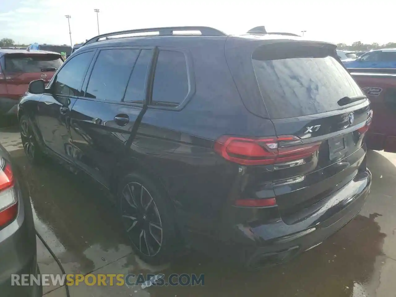 2 Photograph of a damaged car 5UXCW2C04L9C55044 BMW X7 2020
