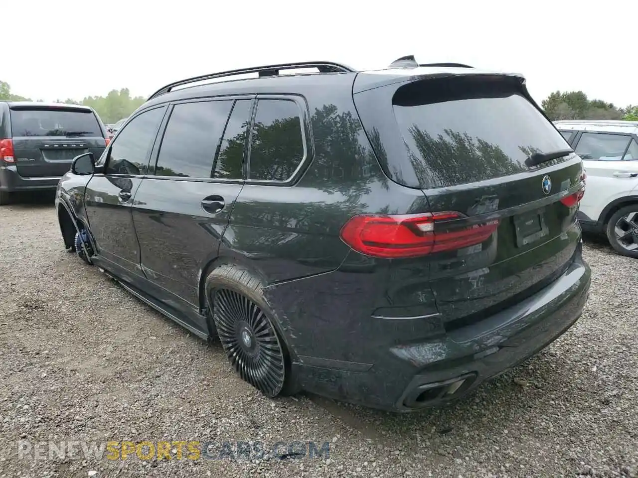 2 Photograph of a damaged car 5UXCW2C06L9A01481 BMW X7 2020