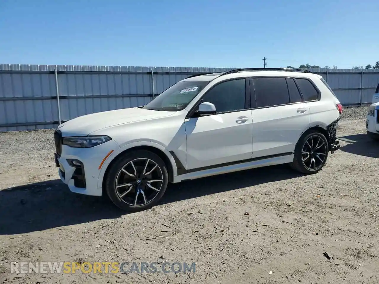 1 Photograph of a damaged car 5UXCW2C06L9B14153 BMW X7 2020