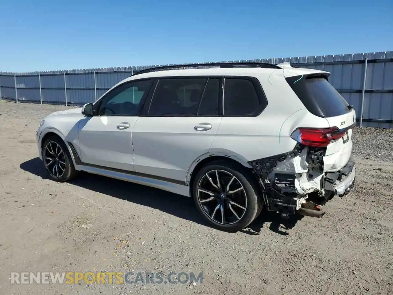 2 Photograph of a damaged car 5UXCW2C06L9B14153 BMW X7 2020