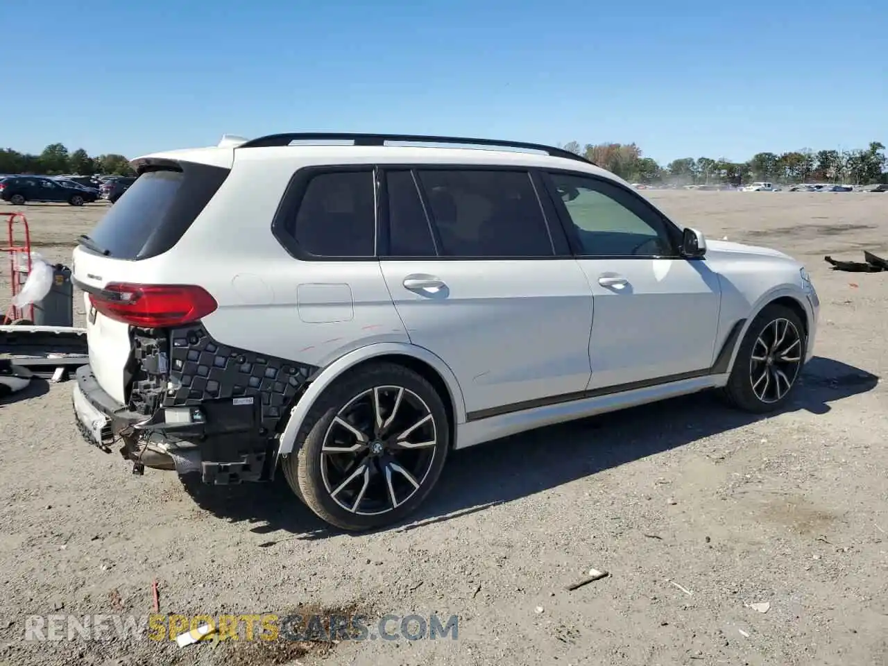 3 Photograph of a damaged car 5UXCW2C06L9B14153 BMW X7 2020